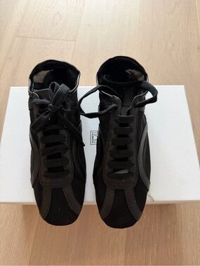 Women’s Black mesh Lace-Up Casual Sneakers